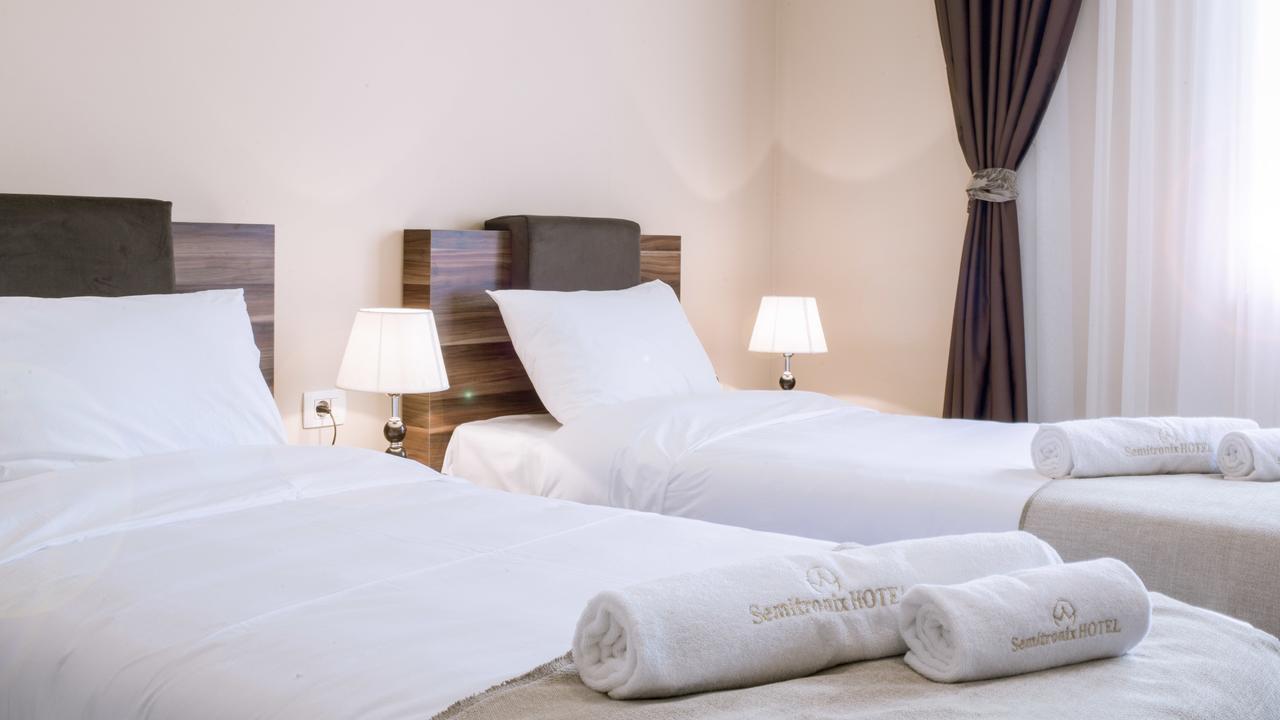 Semitronix Hotel Prishtina Prisztina Zewnętrze zdjęcie