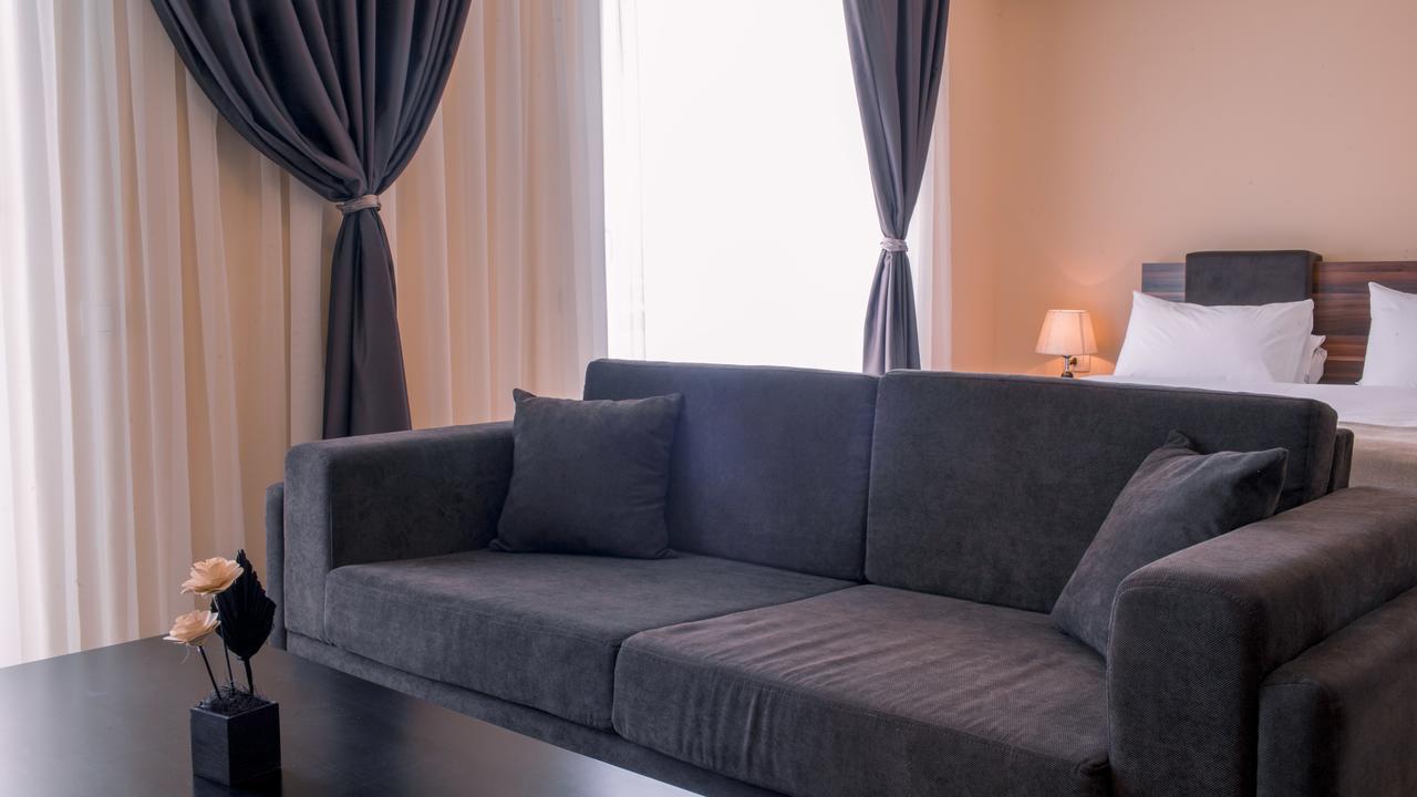 Semitronix Hotel Prishtina Prisztina Zewnętrze zdjęcie