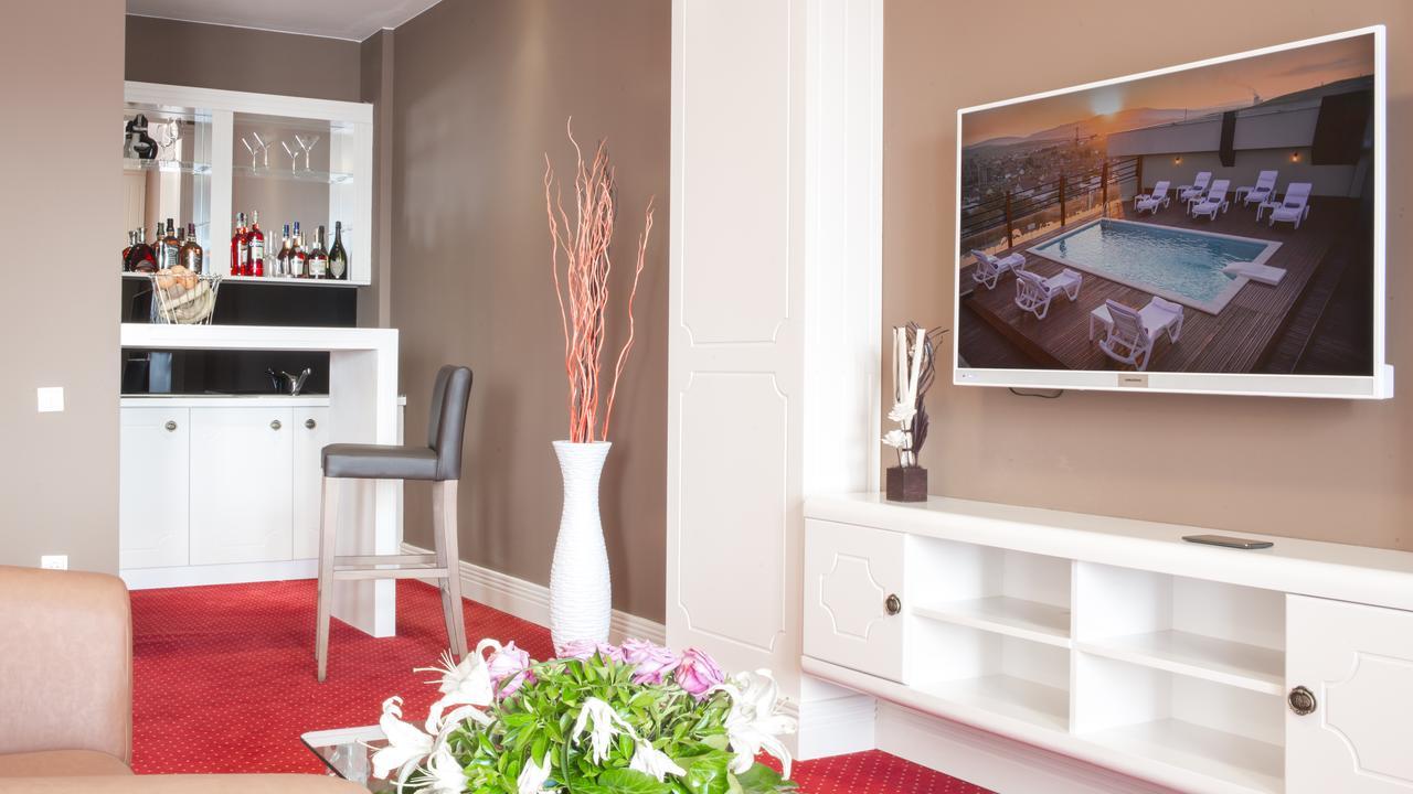 Semitronix Hotel Prishtina Prisztina Zewnętrze zdjęcie