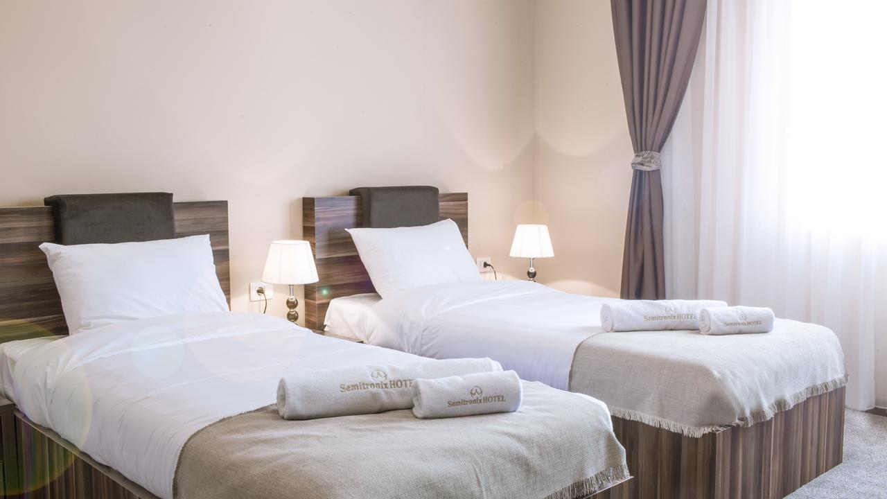 Semitronix Hotel Prishtina Prisztina Zewnętrze zdjęcie