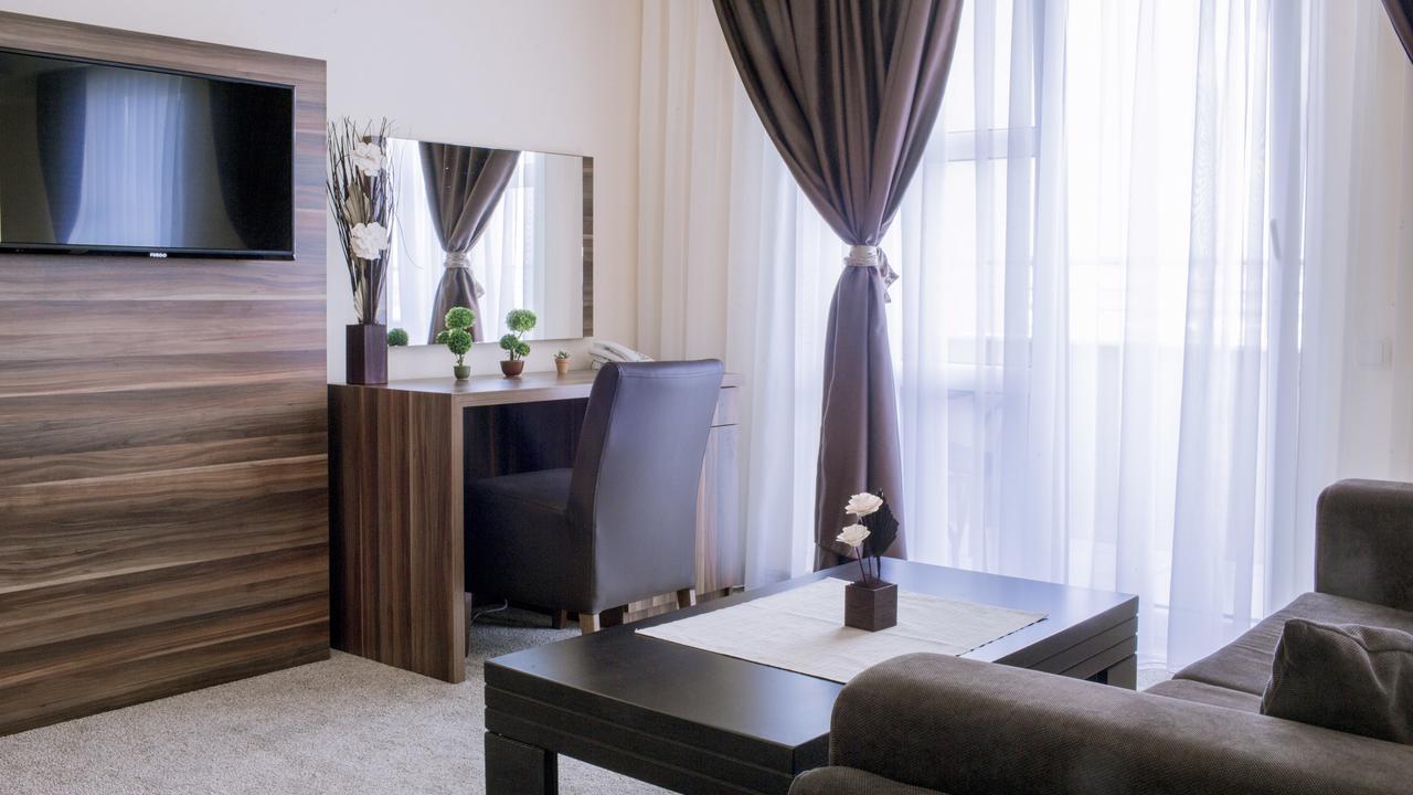 Semitronix Hotel Prishtina Prisztina Zewnętrze zdjęcie