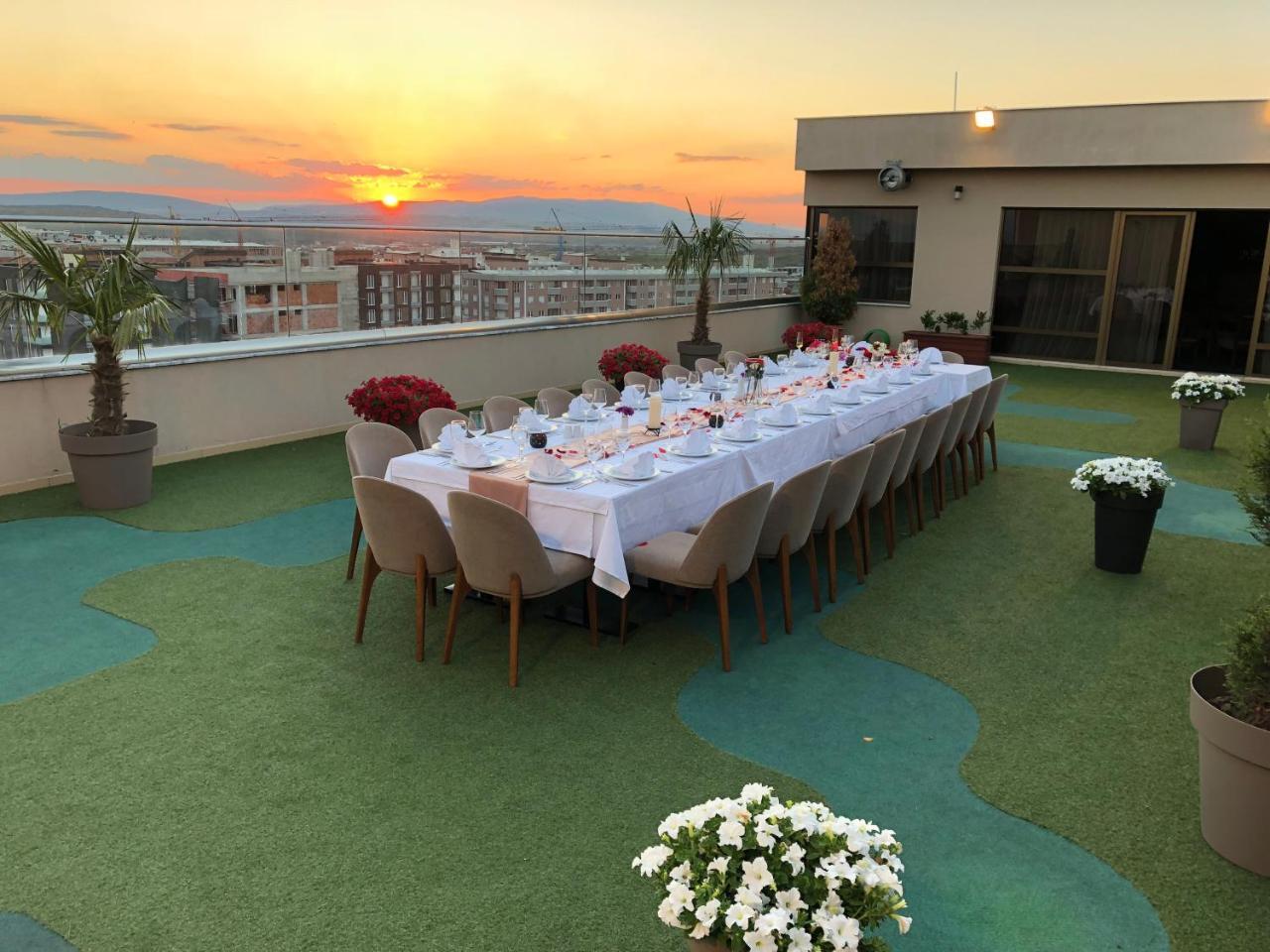 Semitronix Hotel Prishtina Prisztina Zewnętrze zdjęcie